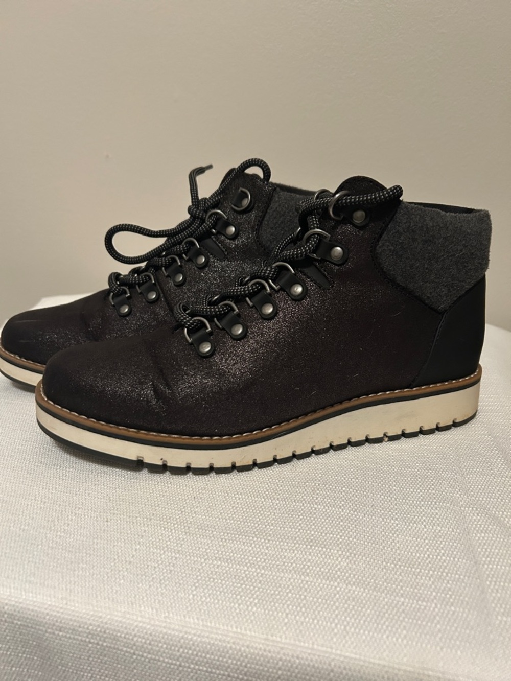 Sonoma Black Ankle Boot with Gray Collar and White Lug Sole - Picture 1 of 9